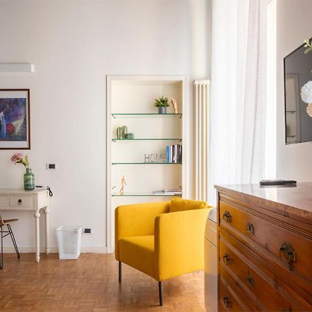Charming Joivy Flat Next To Duomo Di Комо Екстериор снимка